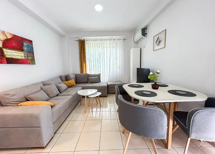 Adriatic Dream Haven C41 * Golem (Tirana)